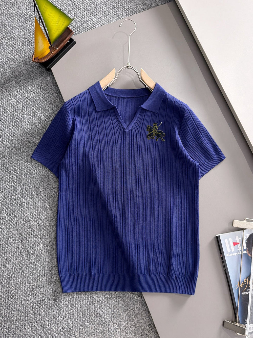 Men's Vertical Rib Knit Short‑Sleeve Polo Shirt Open V‑Collar Chest Embroidery Top