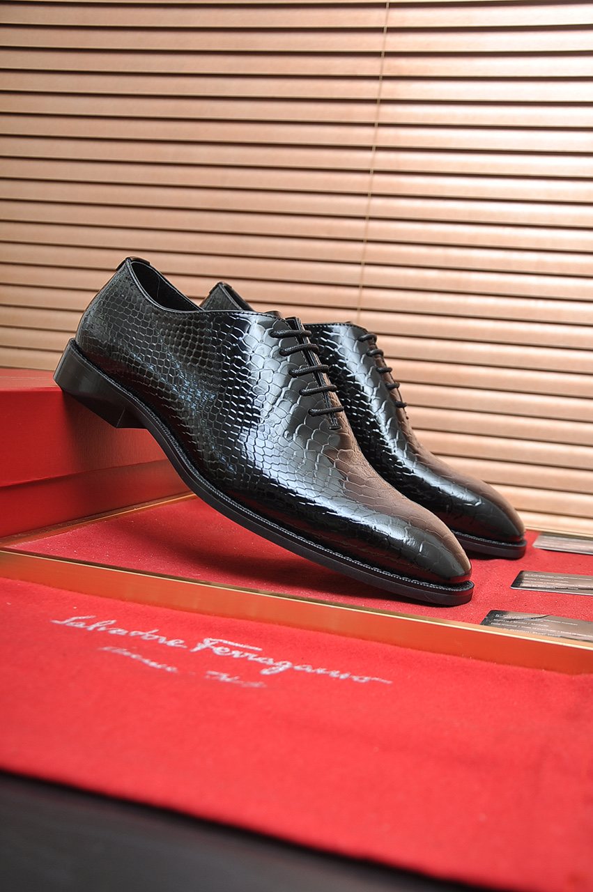 Ferragamo Black Textured Lace-Up Dress Shoes